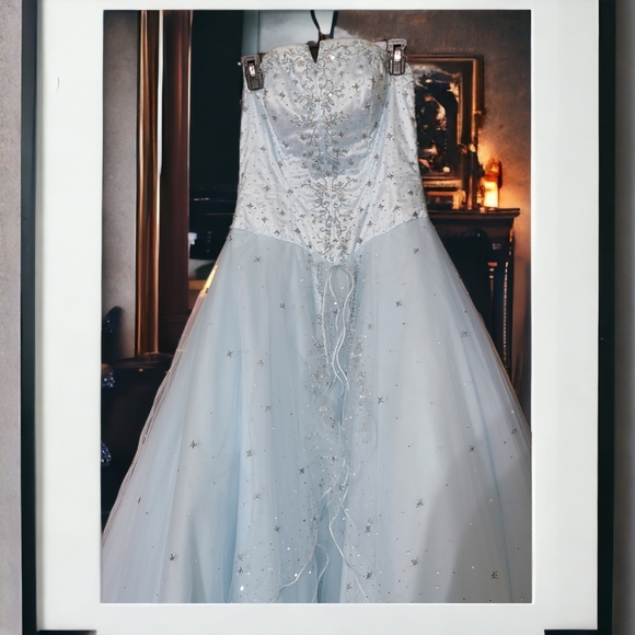 Womens 7/8 powder blue morilee ballgown. - Picture 7 of 16